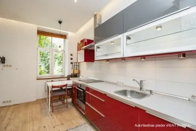 Pārdod dzīvokli, Bruņinieku iela 28, Rīga, Labais krasts, Centrs / 70 000 € 1