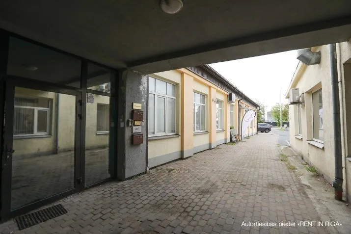 commercial premises For Rent, Pētersalas street 1, Rīga, Labais krasts, Centrs / 875 € 12