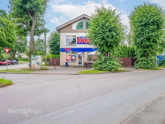 Lutriņu iela 1 15
