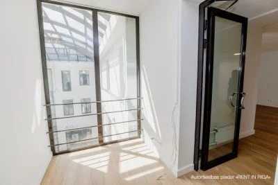 Izīrē biroju, Meierovica bulvāris 16, Rīga, Labais krasts, Centrs / 2 007 € 8