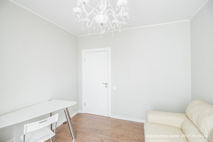 Izīrē dzīvokli, Ropažu iela 12, Rīga, Labais krasts, Teika / 800 € 13