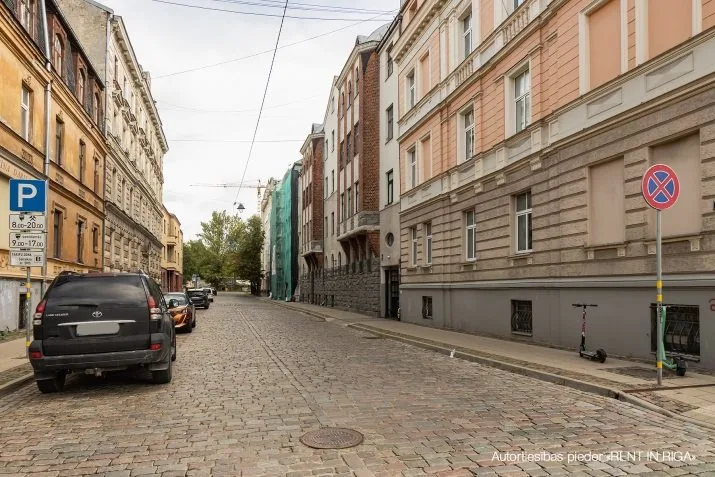 Pārdod dzīvokli, Dzirnavu iela 9, Rīga, Labais krasts, Centrs / 249 000 € 20