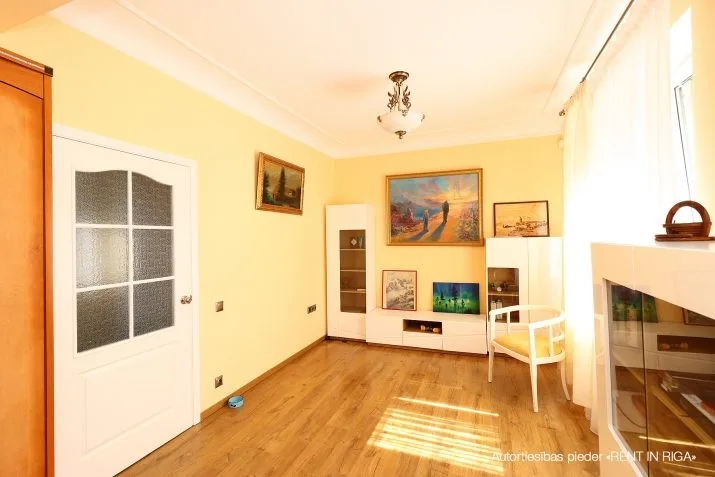 Izīrē māju, Lielvārdes iela 56, Rīga, Labais krasts, Teika / 1 500 € 8