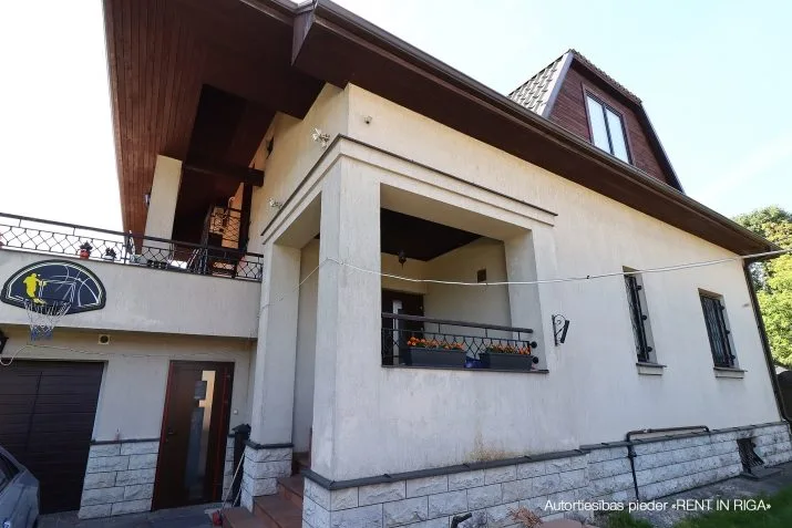 Izīrē māju, Lielvārdes iela 56, Rīga, Labais krasts, Teika / 1 500 € 23