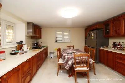 Izīrē māju, Lielvārdes iela 56, Rīga, Labais krasts, Teika / 1 500 € 4