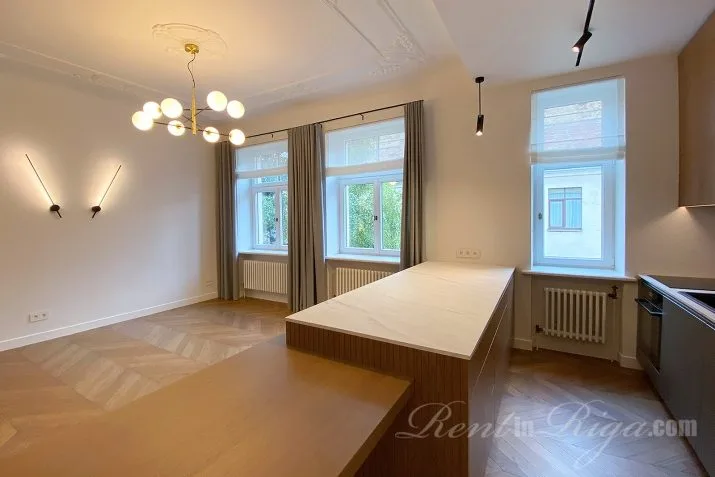 Baznīcas iela 27/29 1