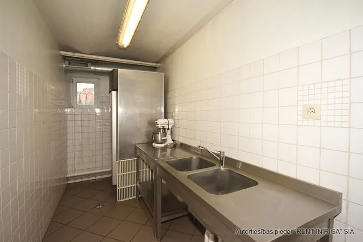 Pārdod tirdzniecības telpas, Emīlijas Benjamiņas iela 10, Rīga, Labais krasts, Centrs / 170 000 € 11