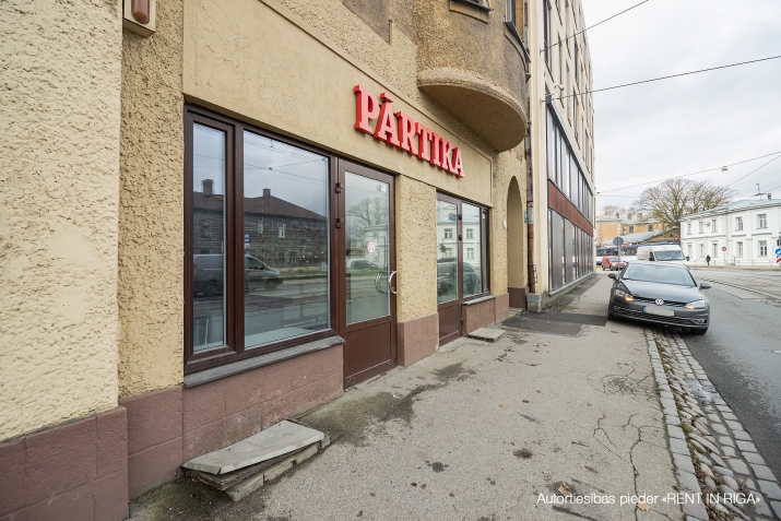 Izīrē tirdzniecības telpas, Latgales iela 18, Rīga, Labais krasts, Centrs / 350 € 10