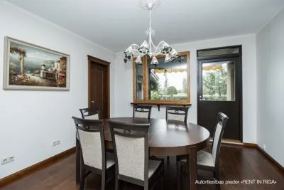 Izīrē māju, Jaunbebru iela 8, Mārupes novads, Mārupe / 1 600 € 4