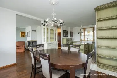 Izīrē māju, Jaunbebru iela 8, Mārupes novads, Mārupe / 1 600 € 5