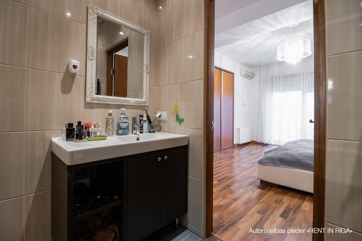 Pārdod dzīvokli, Hospitāļu iela 23, Rīga, Labais krasts, Centrs / 299 000 € 9