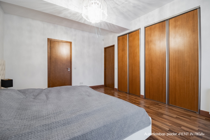 Pārdod dzīvokli, Hospitāļu iela 23, Rīga, Labais krasts, Centrs / 299 000 € 8