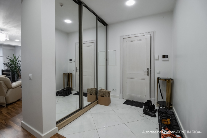 Pārdod dzīvokli, Hospitāļu iela 23, Rīga, Labais krasts, Centrs / 299 000 € 14