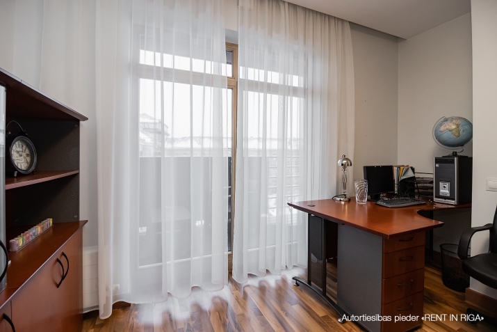 Pārdod dzīvokli, Hospitāļu iela 23, Rīga, Labais krasts, Centrs / 299 000 € 12