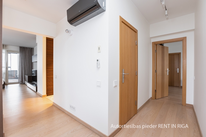 Izīrē dzīvokli, Jāņa Daliņa iela 8, Rīga, Labais krasts, Centrs / 1 600 € 20
