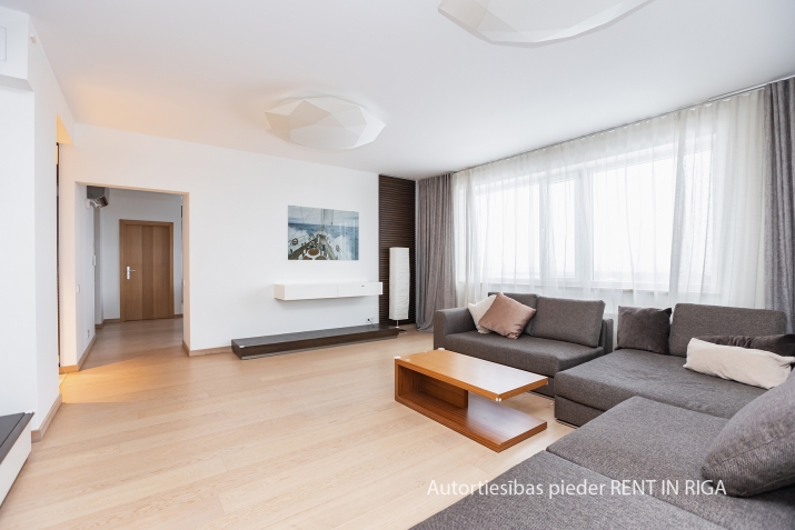 Izīrē dzīvokli, Jāņa Daliņa iela 8, Rīga, Labais krasts, Centrs / 1 600 € 2