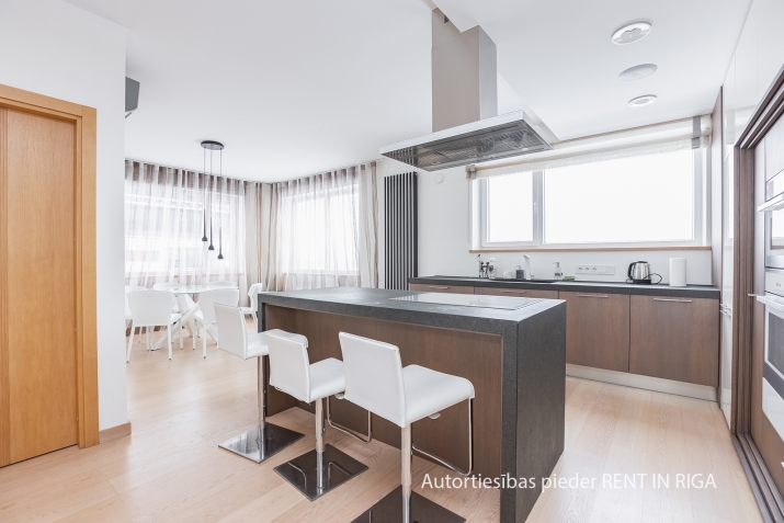 Izīrē dzīvokli, Jāņa Daliņa iela 8, Rīga, Labais krasts, Centrs / 1 600 € 4