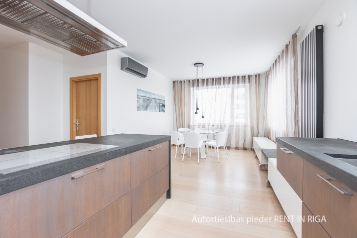 Izīrē dzīvokli, Jāņa Daliņa iela 8, Rīga, Labais krasts, Centrs / 1 600 € 5