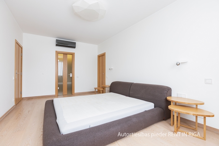 Izīrē dzīvokli, Jāņa Daliņa iela 8, Rīga, Labais krasts, Centrs / 1 600 € 13