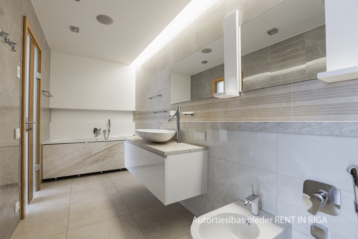 Izīrē dzīvokli, Jāņa Daliņa iela 8, Rīga, Labais krasts, Centrs / 1 600 € 17