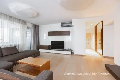 Izīrē dzīvokli, Jāņa Daliņa iela 8, Rīga, Labais krasts, Centrs / 1 600 € 3