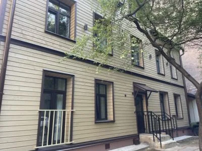 Izīrē dzīvokli, Strēlnieku iela 15, Rīga, Labais krasts, Centrs / 400 € 2