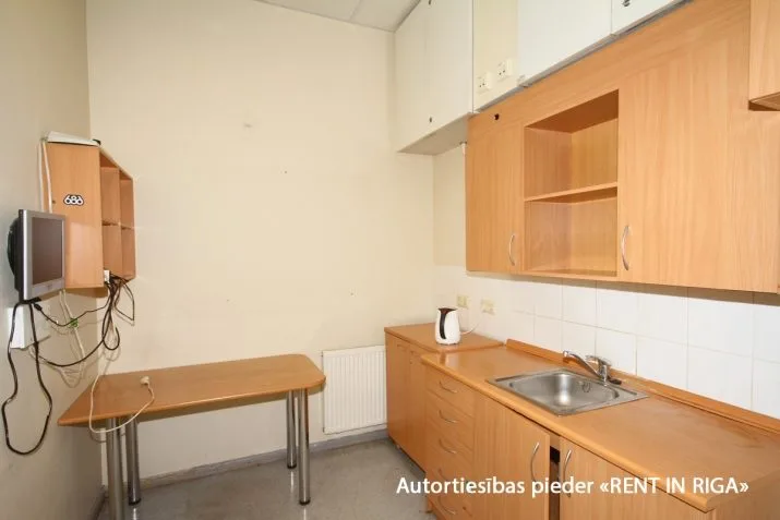 Izīrē tirdzniecības telpas, Valdemāra iela 106, Rīga, Labais krasts, Centrs / 990 € 13