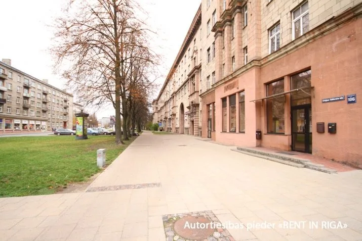 Izīrē tirdzniecības telpas, Valdemāra iela 106, Rīga, Labais krasts, Centrs / 990 € 17
