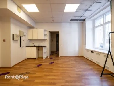 Izīrē tirdzniecības telpas, Brīvības iela 40, Rīga, Labais krasts, Centrs / 3 760 € 10