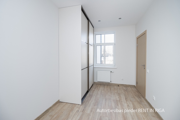 Продажа многоквартирного дома, Jāņa Asara улица 16a, Rīga, Labais krasts, Centrs / 2 392 310 € 8