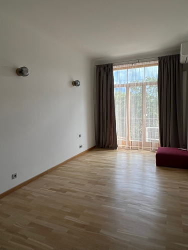 Izīrē dzīvokli, Pērnavas iela 10, Rīga, Labais krasts, Centrs / 630 € 6