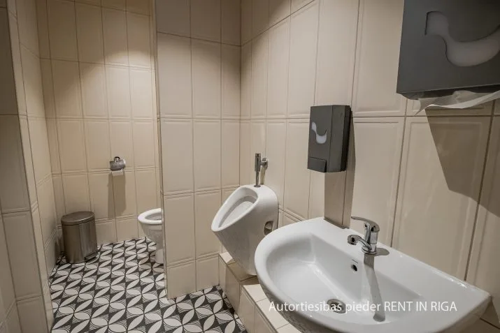 Izīrē tirdzniecības telpas, Lāčplēša iela 12, Rīga, Labais krasts, Centrs / 3 000 € 12