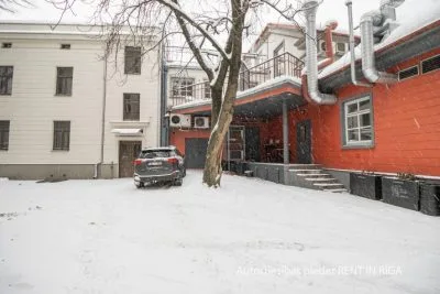 Izīrē tirdzniecības telpas, Lāčplēša iela 12, Rīga, Labais krasts, Centrs / 3 000 € 17