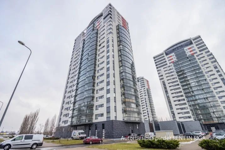 Jāņa Daliņa iela 8 1