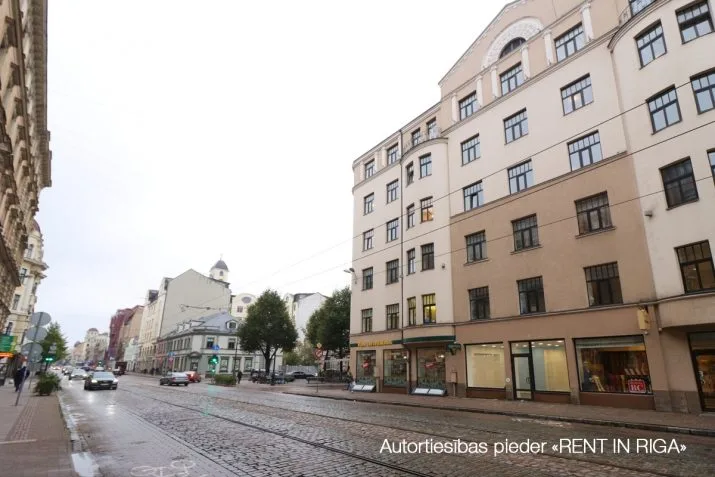 Krišjāņa Barona iela 32 1