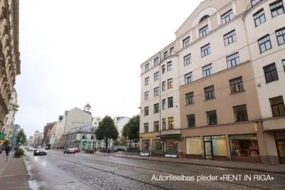Izīrē tirdzniecības telpas, Krišjāņa Barona iela 32, Rīga, Labais krasts, Centrs / 1 350 € 1