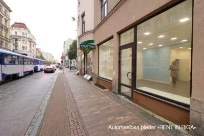 Izīrē tirdzniecības telpas, Krišjāņa Barona iela 32, Rīga, Labais krasts, Centrs / 1 350 € 2