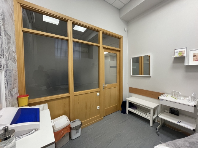 Izīrē tirdzniecības telpas, Pērnavas iela 10, Rīga, Labais krasts, Centrs / 2 684 € 20