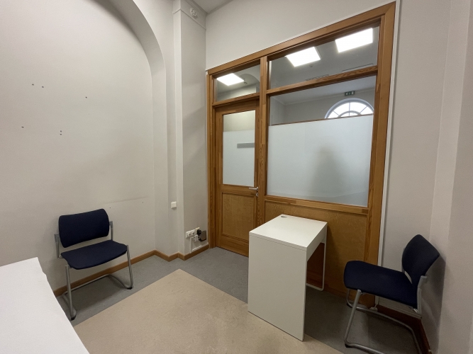 Izīrē tirdzniecības telpas, Pērnavas iela 10, Rīga, Labais krasts, Centrs / 2 684 € 15