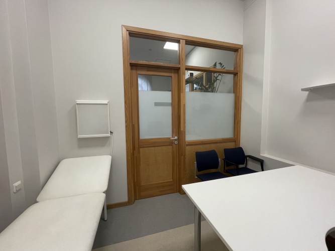 Izīrē tirdzniecības telpas, Pērnavas iela 10, Rīga, Labais krasts, Centrs / 2 684 € 24