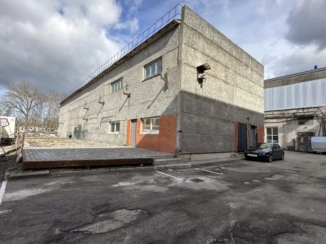 Izīrē noliktavu, Brīvības gatve iela 403, Rīga, Kreisais krasts, Šampēteris / 1 740 € 8