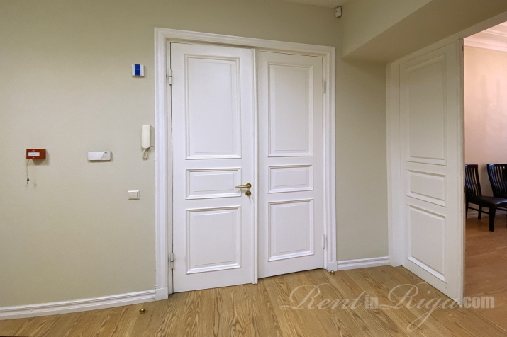 Pārdod dzīvokli, Raiņa bulvāris iela 3, Rīga, Labais krasts, Centrs / 277 200 € 10