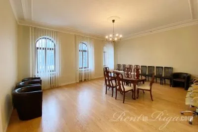 Pārdod dzīvokli, Raiņa bulvāris iela 3, Rīga, Labais krasts, Centrs / 277 200 € 2