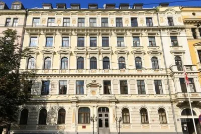 Pārdod dzīvokli, Raiņa bulvāris iela 3, Rīga, Labais krasts, Centrs / 277 200 € 15