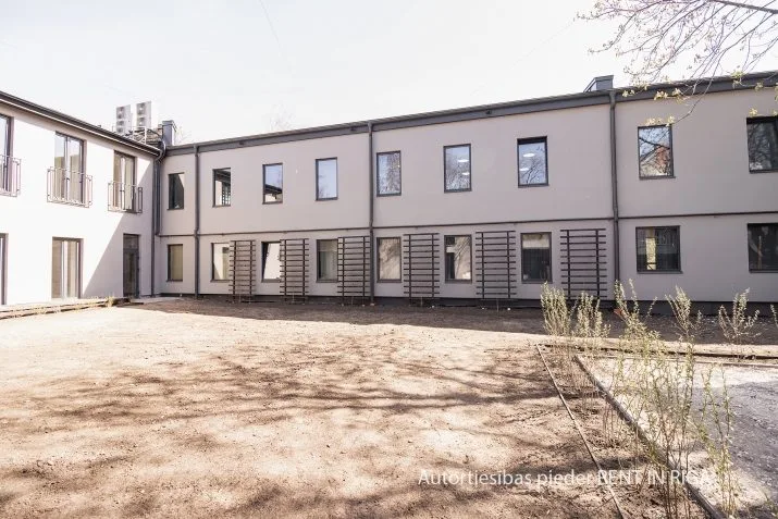 Bruņinieku iela 93 2