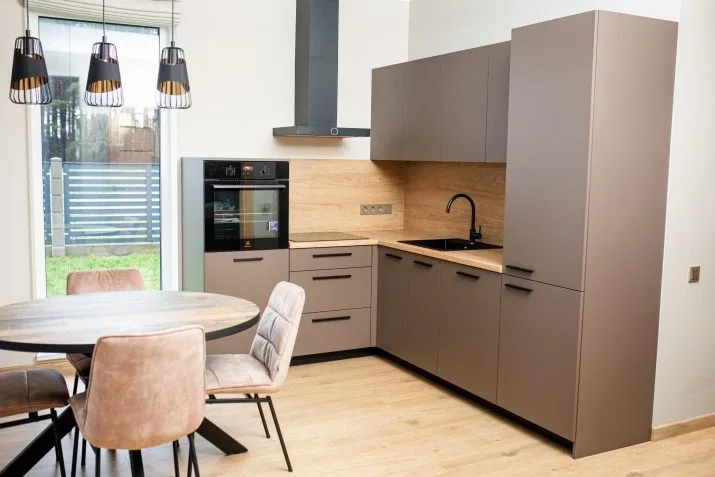 Izīrē māju, Lauku iela 2, Ādažu novads, Ādaži / 1 500 € 5