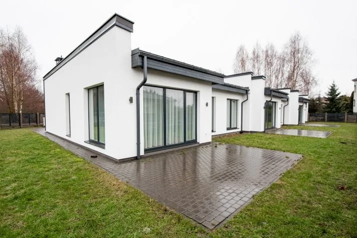 Izīrē māju, Lauku iela 2, Ādažu novads, Ādaži / 1 500 € 19
