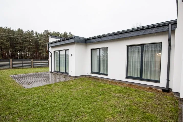Izīrē māju, Lauku iela 2, Ādažu novads, Ādaži / 1 500 € 23