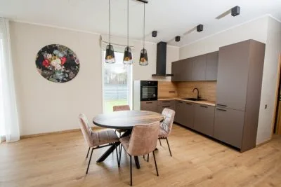 Izīrē māju, Lauku iela 2, Ādažu novads, Ādaži / 1 500 € 3
