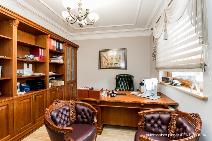 Izīrē māju, Mēmeles iela 50B, Mārupes novads / 7 500 € 9